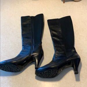 Sofft Black Leather heeled boots